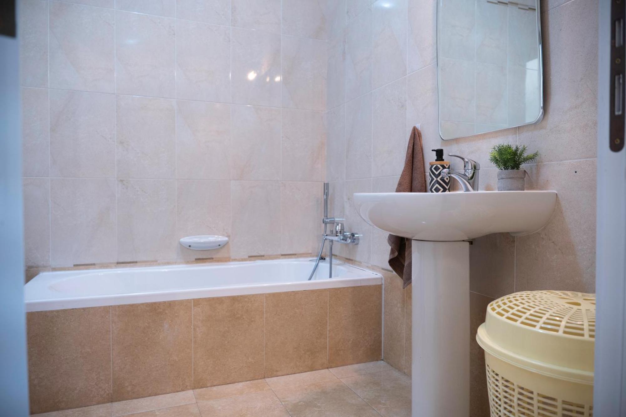 Golden Harbour - 2 Bedrooms, 2 Bathrooms Gzira ภายนอก รูปภาพ