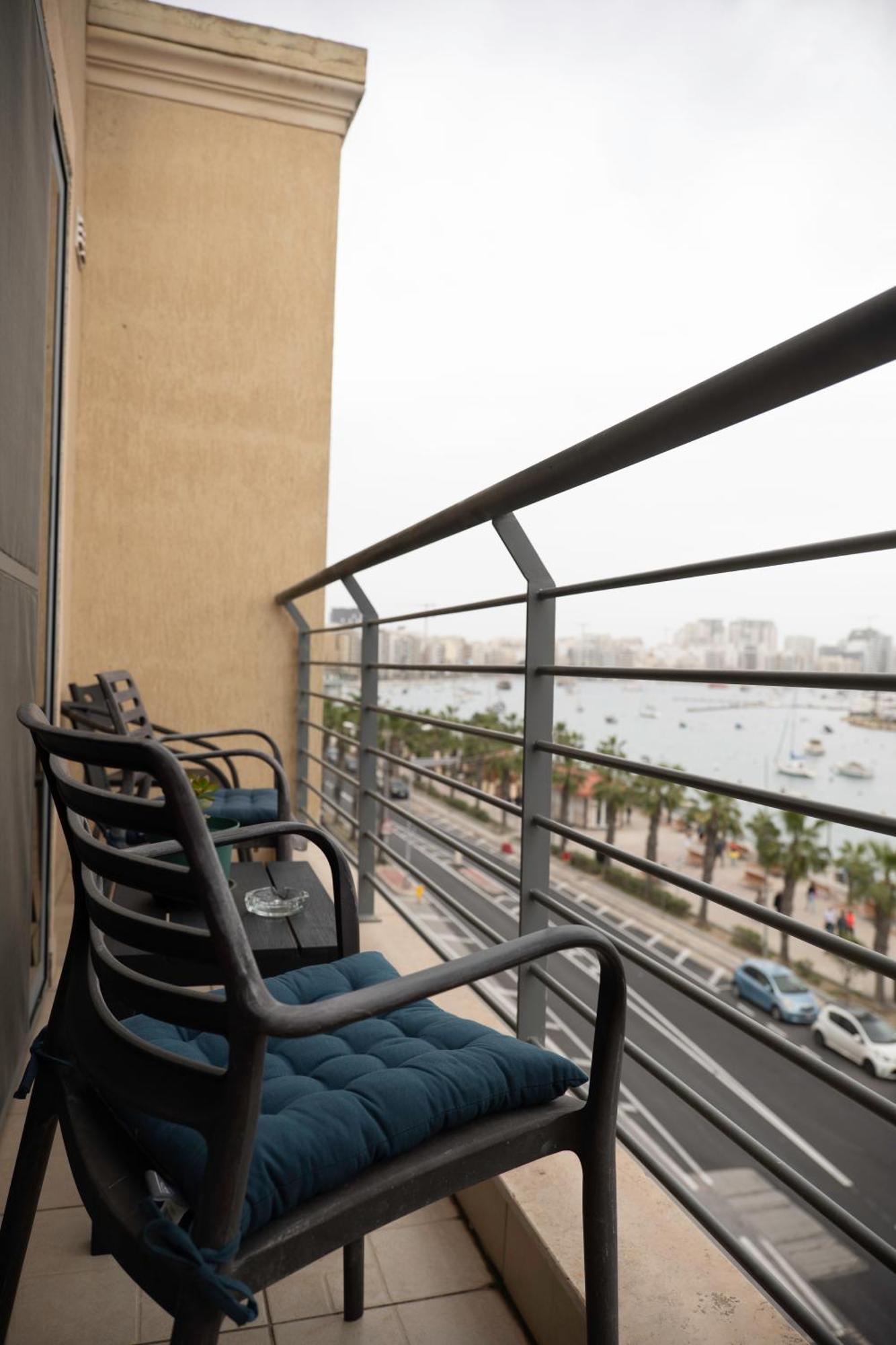 Golden Harbour - 2 Bedrooms, 2 Bathrooms Gzira ภายนอก รูปภาพ