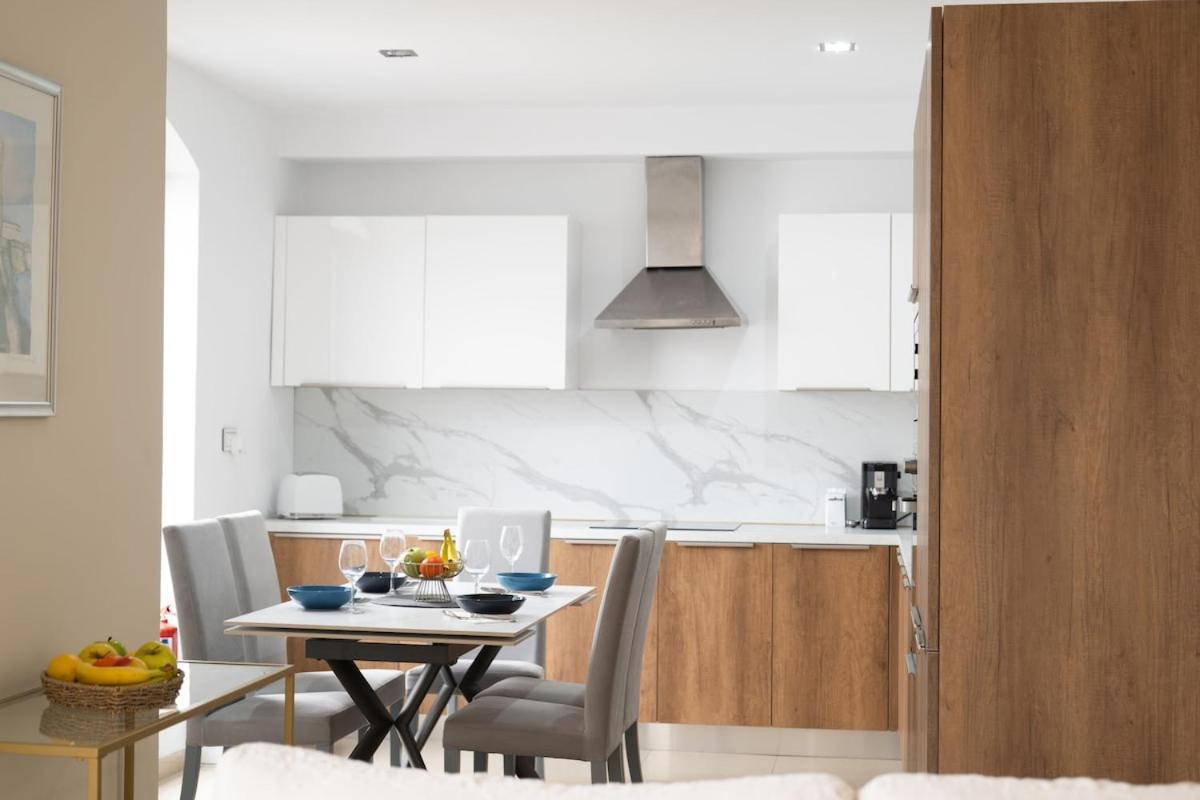 Golden Harbour - 2 Bedrooms, 2 Bathrooms Gzira ภายนอก รูปภาพ