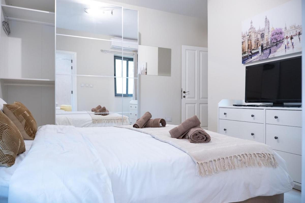 Golden Harbour - 2 Bedrooms, 2 Bathrooms Gzira ภายนอก รูปภาพ